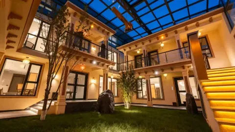 Delingha Chushan Yunjv Homestay (Olympic Plaza) in เต๋อหลิงฮา