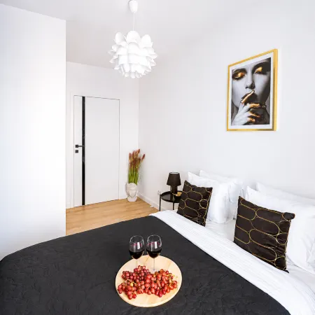 Lumina stylish 3-room apart with balcony