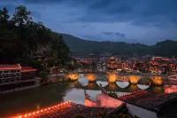 Zhenyuan Xujiu·Entering Movie View Inn - Mountain view