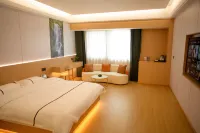 Xuancheng Guoyue Hotel (Xuancheng High-Speed Railway Station Guogou Plaza) - غرفة مطلة على الجبل