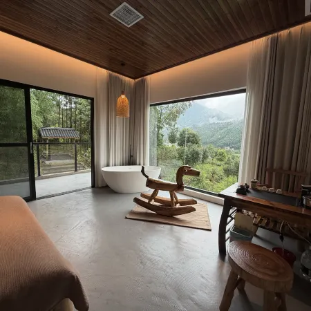 Mangshan Yao · Wangshan Jian Homestay