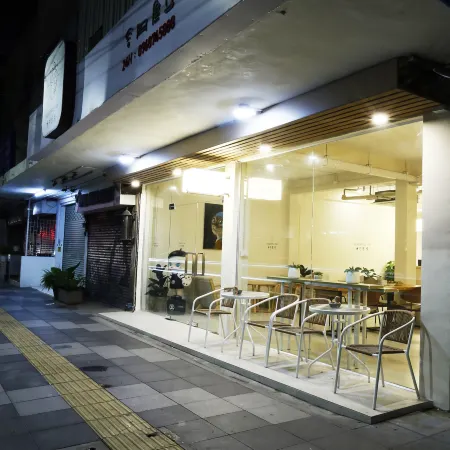 BANGKOK WONDERFUL INN Отели рядом с достопримечательностью «Станция метро Ratchadapisek»