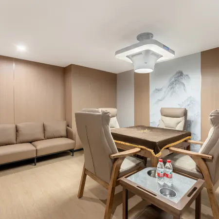 Vienna Hotel (Xiaojin County Meinuo Specialty Commercial Street)