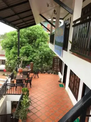Local Guesthouse - Guest houses