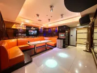 Yanjin Haoshengyin Holiday Hotel - parcheggio