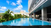 Grand Swiss-Belhotel Harbour Bay Batam - Beach
