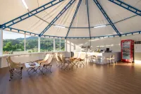 18° North Latitude Tent Hotel (Wanning Riyue Bay) - bar