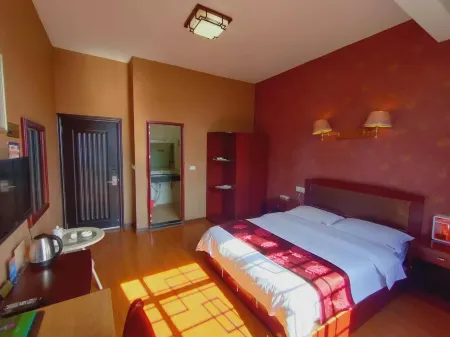 Zhenxiong Yunfu Hotel Отели рядом с достопримечательностью «Chishuiyuan Square»