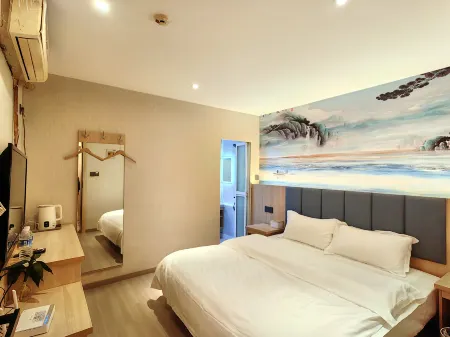 Muzi Hotel (Nanjing  railway -station-  Maigaoqiao  metro    Station   branch) Отели рядом с достопримечательностью «Wumadu Cruise Terminal»