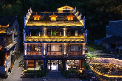 Shuixiu Hotel (Mist Bridge, Phoenix Ancient Town Scenic Area) - 2-Star