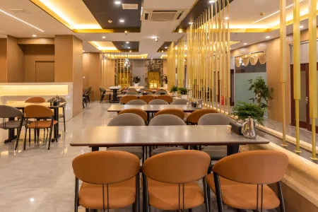 Hohhot Xiangjiang Grand Hotel (Inner Mongolia University Inner Mongolia Hospital) Отели рядом с достопримечательностью «Department of Physical Education， Inner Mongolia Agricultural University»