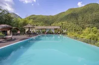 Bamboo Valley Guesthouse - Pools