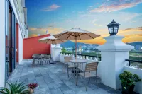 躍雲上河飯店（勐海茶王夜市）