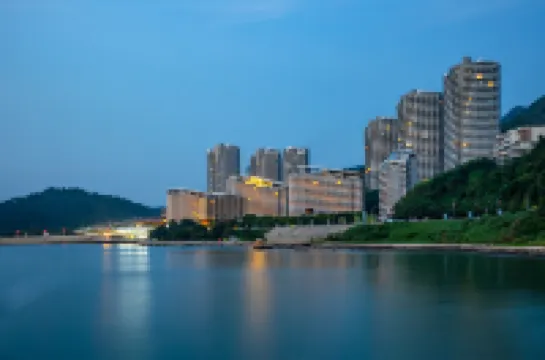 Xunliao Bay Parallel Holiday Villa Hotels near TianHouGong LingNan MinSu WenHua Jie