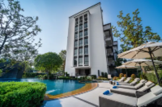 Manhattan Pattaya Hotel Hotels near The Sanctuary of Truth