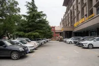 長治九號湯泉度假飯店 - 停車場
