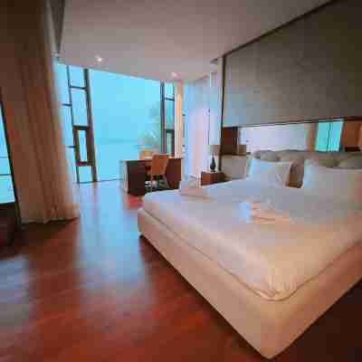 Phuket sirey villa on the cliff beach Rooms