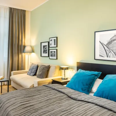 جيميز أبارتمنتس إميرالد Hotels near محطة قطار رينويج
