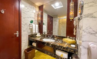 Golden International Holiday Hotel