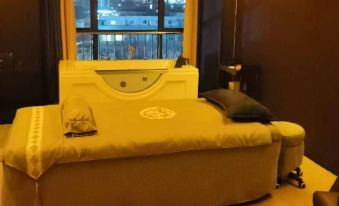 Taizhou Grand Hotel (Jiaxing South Lake Railway Station)