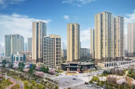 Mias Hotel (Space City Center Plaza) Отели рядом с достопримечательностью «Xi'an Information Vocational University»
