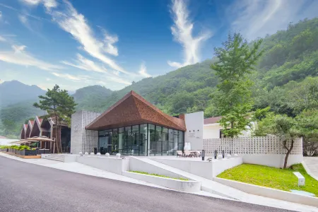 Cenxi Resort Отели рядом с достопримечательностью «University of Chinese Academy of Sciences (North to Hongda Mansion)»