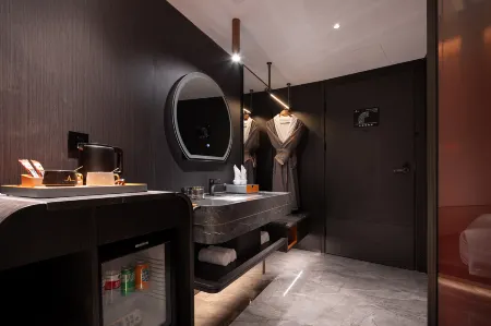 Dolanda M+ Hotel (Wuyi Square IFS International Financial Center)