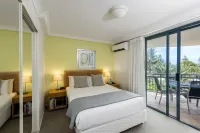 Oaks Gold Coast Calypso Plaza Suites - balcony