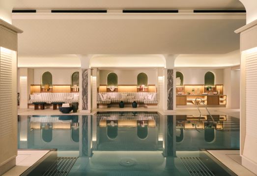 뮌헨 중심부의 거리와 로즈우드 뮌헨 주변 풍경