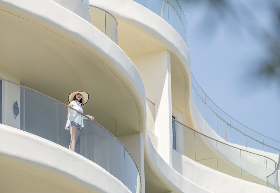 3. 아나 만다라 깜..