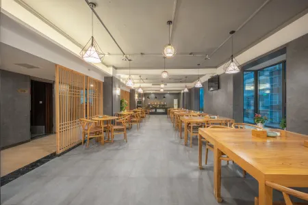 Yuesen Yimeijia Hotel (Dazhou City Central Square Store) Отели рядом с достопримечательностью «Sichuan University of Arts and Sciences (Nanba Campus)»