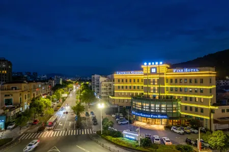 Skyscraper Hotel (Huangyan Jiufeng Park) Отели рядом с достопримечательностью «Taizhou Vocational College Of Science & Technology»