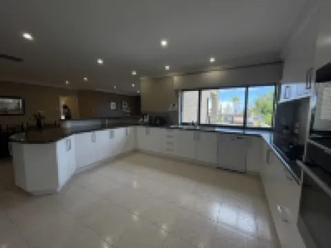 Sunny Ocean View Retreat