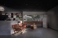 Xili Homestay - parking