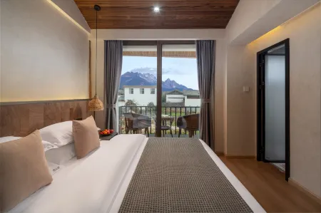 Yue Mountain VALLEY·Rustic Snowscape to the Utmost Serene Residence (Bai Sha Ancient Town Store) Отели рядом с достопримечательностью «Blue Moon Valley»