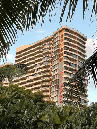 Qihai Beach · Sea View Resort Apartment (Hailing Island Dajiao Bay Marine Park Branch) Отели рядом с достопримечательностью «Hai Ling Island»