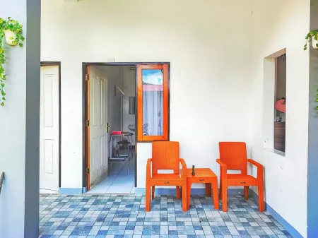 Shekinah Homestay & Cafe Waikabubak RedPartner Отели в г. West Sumba Regency