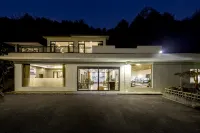 Zuixinwan·VILLA Huanshan Viewing Parent-child Holiday Beauty Su (Anji HELLO KITTY Paradise) Hotels in Hello Kitty Park