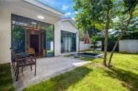 Yulin City Luchuan Hot Spring Jiulong Villa Hotel a Luchuan