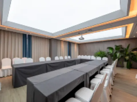 PALACE Hotel (Laiyang Wanda Plaza High-speed Railway Station) Hotels in Laiyang