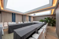 PALACE Hotel (Laiyang Wanda Plaza High-speed Railway Station) Hotels in Laiyang