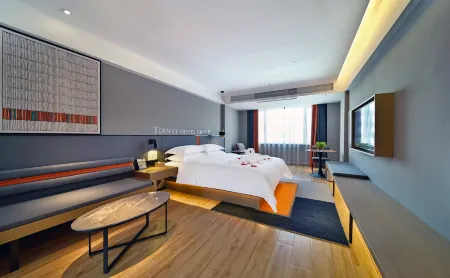 Tianyi Yu Hotel (Riyue Square Duty Free Shop, Qilou Old Street)
