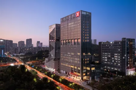 Hilton Garden Inn Shenzhen Guangming Hongqiao Park Отели рядом с достопримечательностью «Guangming Tour Farm»