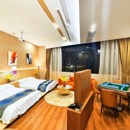 Century Sakura Hotel (Luoding Shiniushan Forest Park Branch)