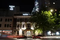 Auckland City Hotel Hotels near Sky Tower