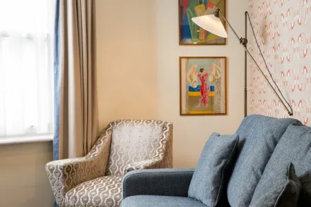 Morton Hotel