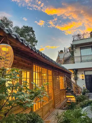 Jinyun Mountain Residence (Qinling Wildlife Park Branch) Hotels near Xilin Temple