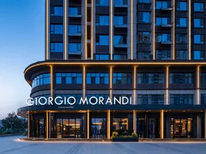 The GiorgioMorandi Hotels (Huangting Road Boya Jun)