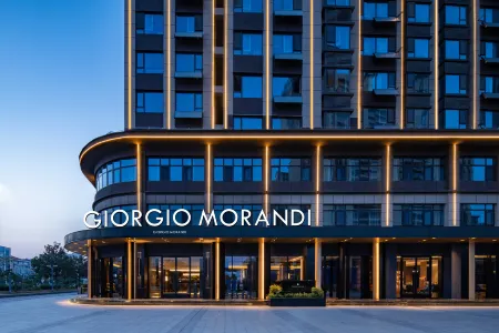 The GiorgioMorandi Hotels (Huangting Road Boya Jun)