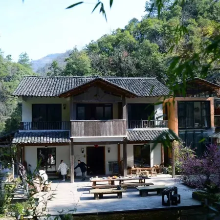Meike Aitu Hostel